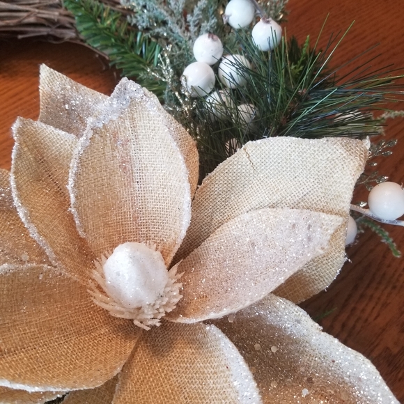 Handmade Winter Chrismas wreath - Picture 2 of 4